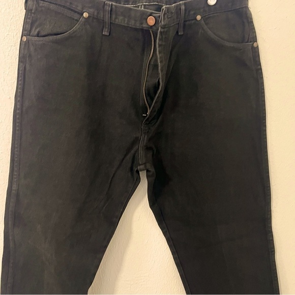 Vintage Wrangler Mens Jeans 40x32 Black Cowboy Western USA Made 100% Cotton - Picture 2 of 6